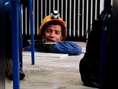 ویدیو/ خروج جن مجرد از دریچۀ مترو برای خواستگاری از دانشجویان دختر/ سکانسی دیدنی از مجید صالحی در آخرین مجرد