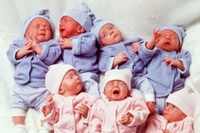 خلاقیت خنده دار یک زوج باهوش برای سفارش کالسکه 6قلوهایشان تاریخی شد/ مغز این دانشمندارو باید طلا گرفت🤣