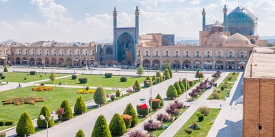 زنگ خلاقیت با ابتکار تحسن برانگیز شهرداری اصفهان/ عین خود مرد گل فروش شده، مگه نه؟