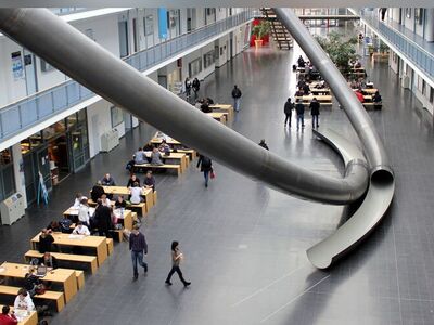 (ویدئو) دانشجویان مونیخ با سرسره به کلاس درس می‌روند!