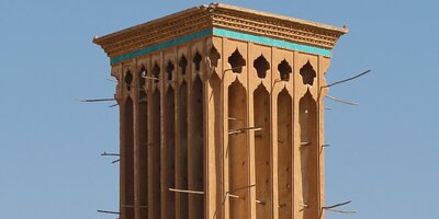 (ویدئو) معماری شگفت‌انگیز مهندسان در طراحی هوشمندانۀ بادگیر یزد/ کولری قدیمی بدون نیاز به مصرف انرژی!