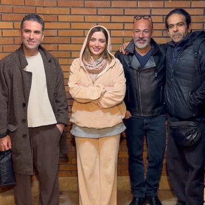 حضور پرانرژی هنرمندان و بازیگران ایرانی در پشت صحنه نمایش«الیور توئیست»/ امیر آقایی، بهنوش طباطبایی، هوتن شکیبا، مصطفی کیایی، کاظم سیاحی و...