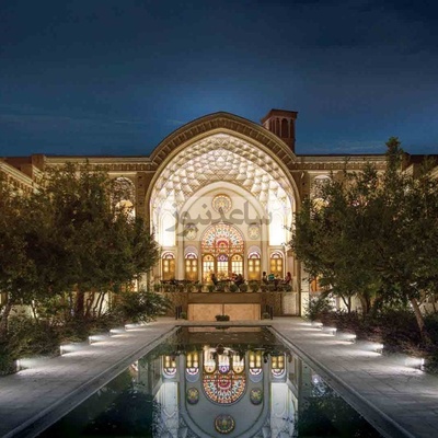 نگاهی به معماری باشکوه سرای عامری‌ها، یادگاری از دوران زندیه در کاشان / از اتاق های شاه‌نشین با چیدمان خاص تا گچ‌کاری های باشکوه + ویدئو