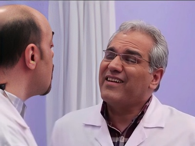 ویدئو | یک سکانس ناب از پشت‌صحنه «در حاشیه»؛ وقتی مدیری هم نتونست جلوی قهقهه‌ش رو بگیره!