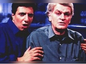 ویدیو/ طبع شعر دیدنی فتحعلی اویسی در سریال بدون شرح/ آقای کاووسی شعر عالی، فقط کاش زیرنویس فارسی هم داشت