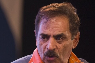 بمب خنده: کمک سرآشپزی به سبک عمو رشید به صرف یک پارچ دوغ! /وقتی عوامل پشت صحنه هم از بامزه بودنش آسایش ندارن+ویدیو