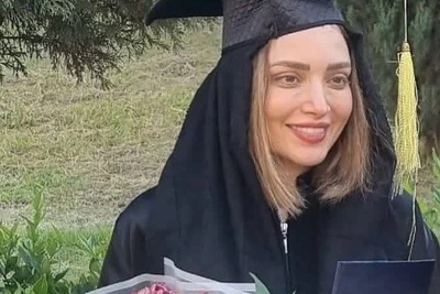 (ویدئو) «دکترای روانشناسی با طعم شهرت!» بهنوش طباطبایی با بادیگارد وارد دانشگاه شد