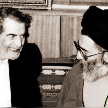 ویدیو دیده‌نشده از شعرخوانی جان‌سوز استاد شهریار برای رزمندگان؛ وقتی فخر آذربایجان بغضش ترکید