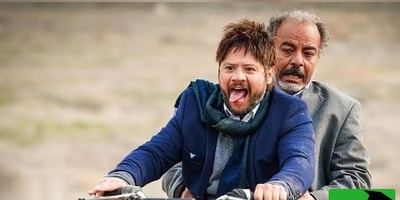 (ویدئو) نوستالژی خالص با سکانسی نایاب و زیرخاکی از اولین نقش‌آفرینی‌های علی صادقی در برنامه‌ی «تئاتر مدرسه‌»+ چهرهٔ کمتر دیده شده و غیرمنتظره مسعود روشن‌پژوه