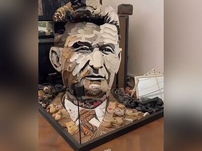 (ویدئو) خلاقیت حماسی ساخت اثر هنری سه‌بعدی با استفاده از چیدمان خاص دمپایی!/ خدایی خیلی کارش درسته