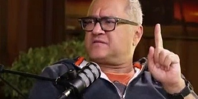 رامبد جوان که در خندوانه همه را به داشتن حال خوب تشویق می کرد حالا میگه: به هم قول بدیم بمیریم!+فیلم