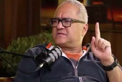 رامبد جوان که در خندوانه همه را به داشتن حال خوب تشویق می کرد حالا میگه: به هم قول بدیم بمیریم!+فیلم