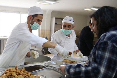 دانشجویان و فاجعه هدررفت روزانه 300 میلیون تومان غذا در دانشگاه تهران!