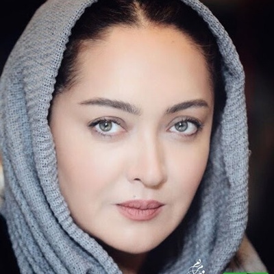 نیکی کریمی: داشتم رستوران غذا می خوردن میز کناریم آقاهه گفت میرم دستشویی و داشت گوشیشم می برد خانم گفت با گوشی؟ آقا گوشی رو کوبید رو میز