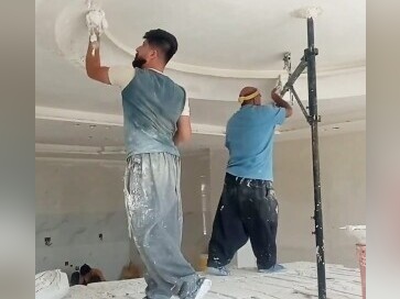 خلاقیت خنده دار اوستا بنای ایرانی برای بلند قدتر شدن شاهکاریه برای خودش/ هنر همیشه نزد ایرانیان بوده و بس، والسلام😂