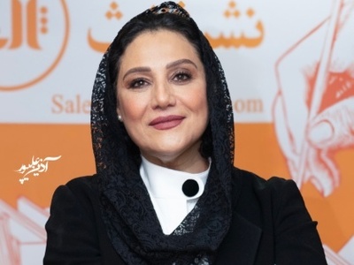 بررسی استایل کلاسیک شبنم مقدمی در جشن امضای کتابش؛ از کُتی بسیار شیک و انتخاب رنگ مشکی و سفید در استایلش تا روسری گیپور و میکاپی با طیف رنگ گرم +ویدیو