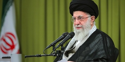 شعری که از شکست نمی‌گوید؛ وعده‌ای از پیروزی در کلام حسین طاهری در محضر رهبر شهید انقلاب