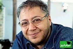 (ویدئو) نگاهی به چیدمان بی عیب و نقص و پر و پیمون کتابخانه منزل مجردی مازیار لرستانی؛ بعضی کتابا واقعا قیمتی و کمیابن! / سماور چی میگه اون وسط؟!