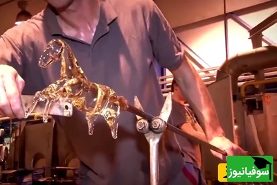 زیبایی های دنیای مواد مذاب و آتش در شیشه گری؛ساخت حیوانات بلورین با مواد مذاب آب نباتی حاصل یک عمر تجربه