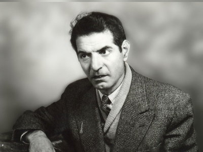 این شعرخوانی شهریار قلب هر شنونده‌ای را می‌لرزاند/ دل کندن از این صدا ممکن نیست / هم حیران در این صبر و شکیب من + ویدئو