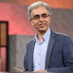 (ویدئو) یادی کنیم از شعرخوانی شنیدنی و بانمک استاد رضا رفیع در محفل دانشجویان در دانشگاه، دختری که فقط بود خوشگل فقط به ...