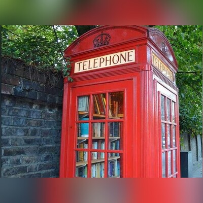 ویدیو/ حرکت خارق‌العادۀ شهردار لندن برای خداحافظی با کیوسک‌های منسوخ شدۀ تلفن