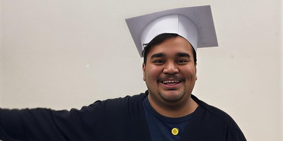 (ویدیو) با این مشاور رتبه 1 پزشکی شدنت قطعیه/ داداشمون یرنامه تحصیلیش حرف نداره😂