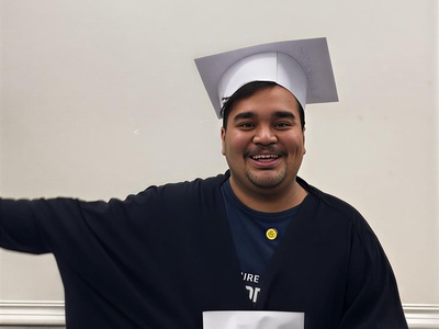 (ویدیو) با این مشاور رتبه 1 پزشکی شدنت قطعیه/ داداشمون یرنامه تحصیلیش حرف نداره😂