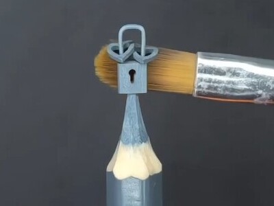 ویدیو/ ترکیب هنر و ظرافت برای تراش مینیاتوری مدادرنگی