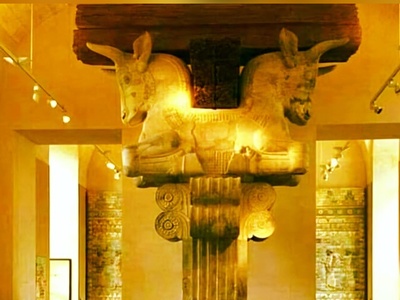 (ویدئو) نگاهی به باشکوه‌ترین آثار باستانی ایران در لوور؛ از کمانداران جاویدان تا زرینه‌های ساسانی