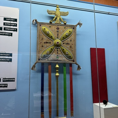 (ویدئو) پرچمی که در آتش سوخت اما افسانه‌اش جاودانه ماند؛ درفش کاویانی را بشناسید!