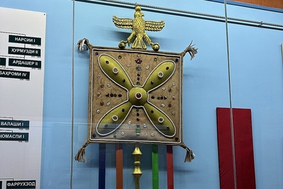 (ویدئو) پرچمی که در آتش سوخت اما افسانه‌اش جاودانه ماند؛ درفش کاویانی را بشناسید!