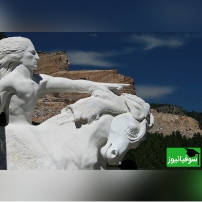 عکس/ معرفی اجمالی مجسمۀ "اسب دیوانه" در آمریکا که 60 سال ساخت آن طول کشید