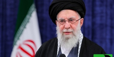 آیا گفتن شعر عاشقانه اشکال دارد؟ پاسخ قاطع رهبر شهید انقلاب درباره شعر برای عشق زمینی