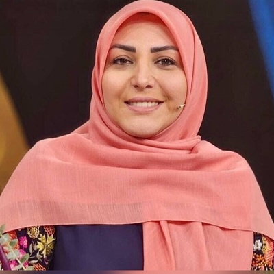 پیامک  خنده دار مخاطبی که المیرا شریفی مقدم  ویژه روز دختر خواند: کادو چیه همین که دخترشون رو گرفتیم کافیه!/ دکتر سعید عزیزی: اومده گرفتت خوشحال باش😂