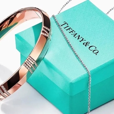 (ویدئو) چگونه تیفانی به نماد جواهرات لوکس و محبوب بدل شد؟