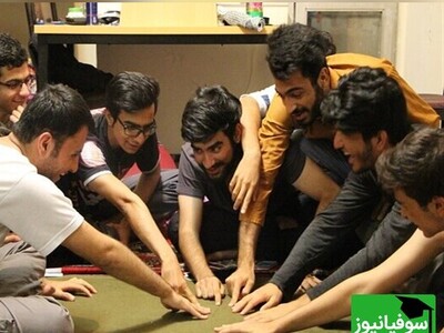 ویدئو| سکانسی از زندگی دانشجویی واقعی در خوابگاه پسران؛ نوازنده‌ی در کمد واقعا زحمت میکشه😂