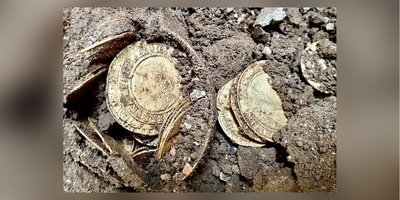 بعد از 300 سال؛ سکه‌های طلای پنهان‌شده در فنجانی زیر آشپزخانه پیدا شد