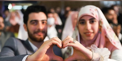 (ویدیو) واکنش بامزه و غیرمنتظره استاد به ازدواج دو دانشجو وسط کلاس؛ «فکر می‌کردم دارید درس گوش می‌دید!»😅