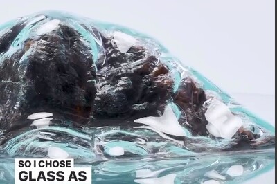 (ویدئو) جادوی طبیعت در دکوراسیون/ هنرمندی که با الهام از سنگ‌های رودخانه، میزهایی بی‌نظیر از سنگ و شیشه می‌سازد و لحظات گرم و بکر طبیعت را به خانه شما می‌آورد!