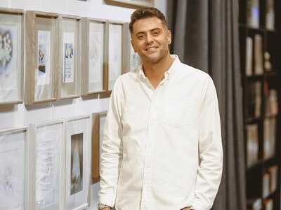 (ویدیو) فقط باید عاشق باشی تا این چند بیت شعری که علی ضیا میخونه رو درک کنی!