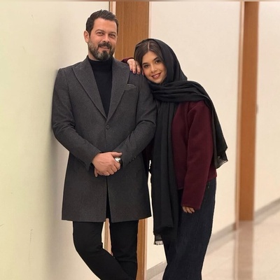 پژمان بازغی این چنین وسط برنامه توسط همسر سابق و دخترش سورپرایز شد/ به‌به چه کیکی هم سفارش داده نفس خانوم بازغی😋