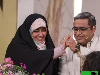 سعید عزیزی؛ خانوم منم میگه کادو واسم نگیر پول رو بزن به حسابم من خودم خودمو خوشحال میکنم/ میگه شوهرت واست کادو گرفته دوست نداری بکوب رو سرش... یعنی عاشق جوابهای آقای عزیزی شدم رفت🤣