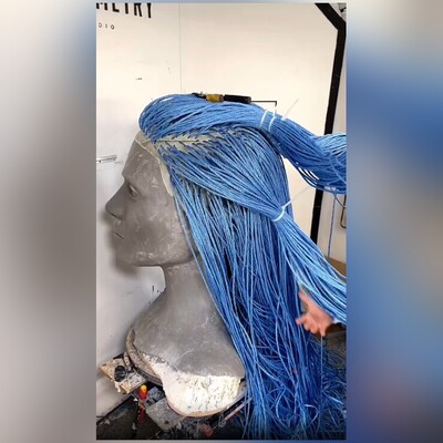(ویدئو) صفر تا صد مراحل ساخت تندیس‌های گچی غول‌پیکر به دست هنرمندان مجسمه‌ساز