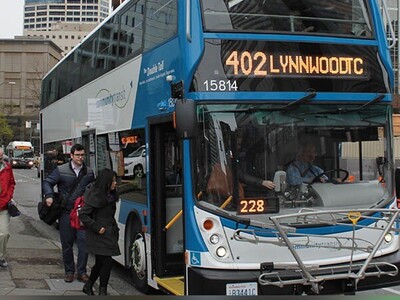 ویدئو / عصر جدیدی از مهندسی شهری با این اختراع شگفت‌انگیز در اسپانیا آغاز شد / چرخش 360 درجه اتوبوس‌ها