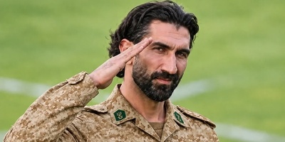 بیرانوند را به سربازی بردند و خداداد عزیزی به گریه افتاد! + ویدئو