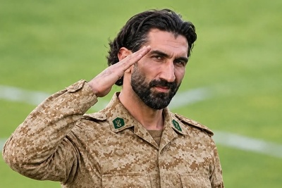 بیرانوند را به سربازی بردند و خداداد عزیزی به گریه افتاد! + ویدئو