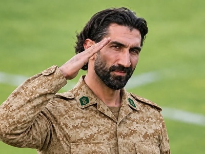 بیرانوند را به سربازی بردند و خداداد عزیزی به گریه افتاد! + ویدئو