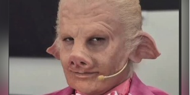 بخش‌هایی از اجرای فوق‌العاده روزبه حصاری در فینال کارناوال با گریمی استثنایی در چهره خوک! +ویدیو/ اصلا قابل تشخیص نبود که این بچه مهندسه👌