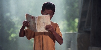 (ویدئو) وقتی کتاب فارسی بوی باروت داد؛ راز ماندگاری گریه‌های باشو در حافظه جمعی ما